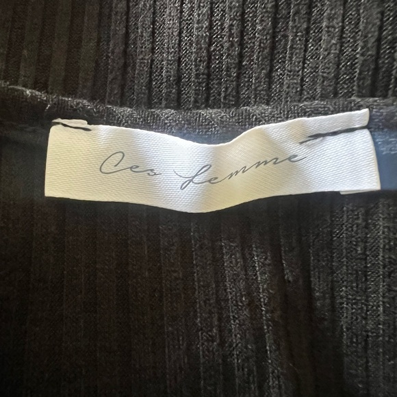 This black dress is flatteringđź‘—ribbed great quality made by special boutique - Picture 7 of 11